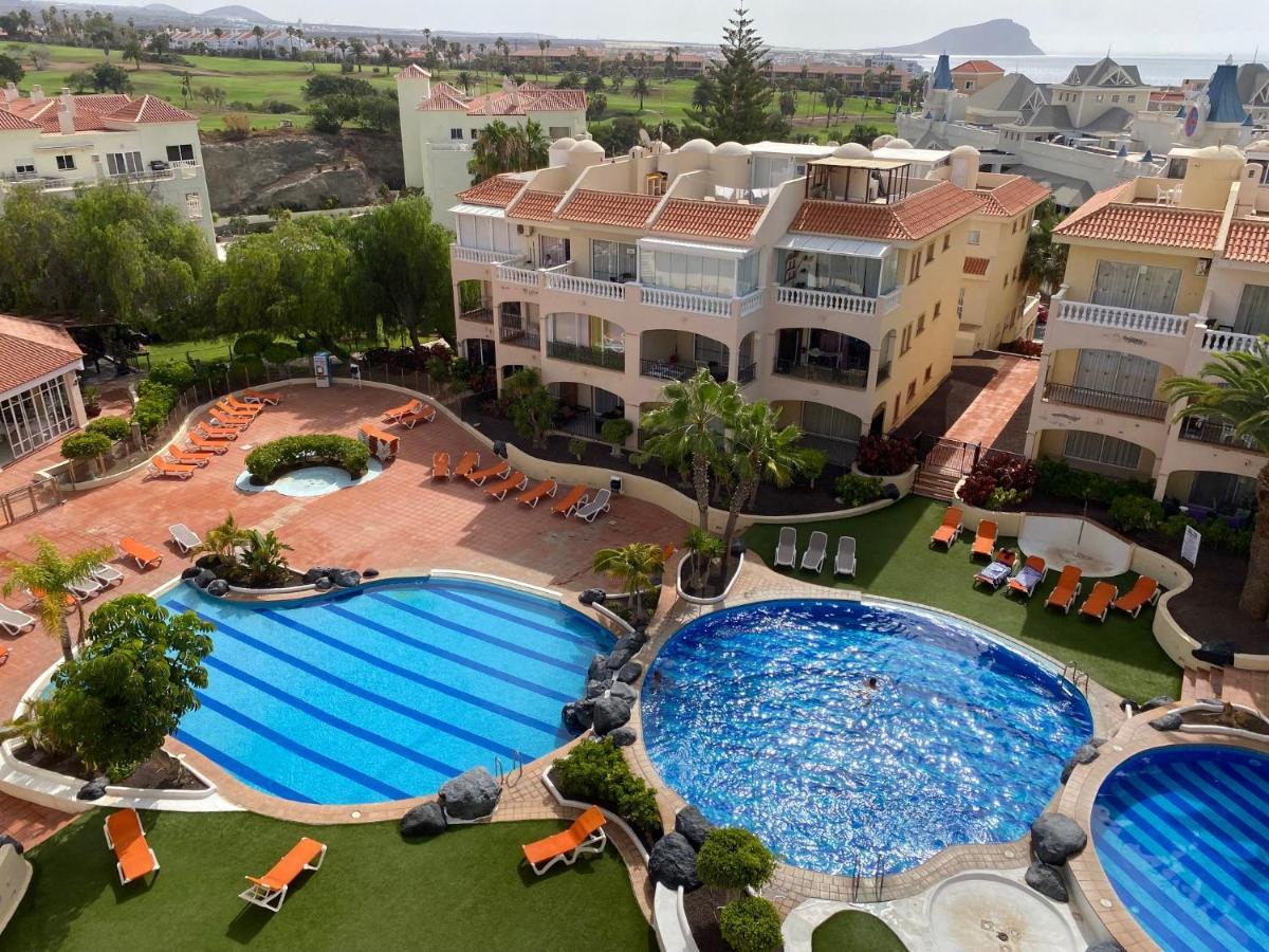 Apartment Golf Park Los Abrigos Exterior photo