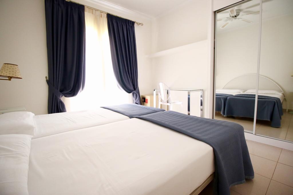 Apartment Golf Park Los Abrigos Room photo