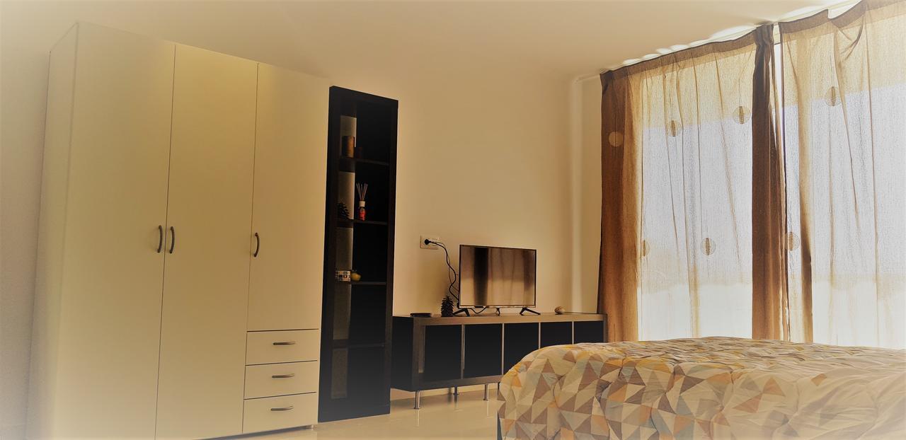 Apartment Golf Park Los Abrigos Exterior photo